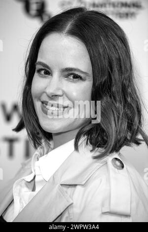 Glasgow, Scotland, UK. 9th March, 2024. Actress, Emily Hampshire, on the red carpet at a photo call for the world film premiere of Mom, at the Glasgow Stock Photo