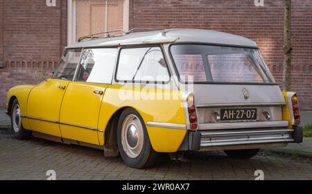 Amsterdam, The Netherlands, 08.03.2024, Classic Citroen ID 21F Break from 1967 Stock Photo