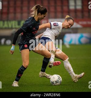 London, UK. 10th Mar, 2024. London, England, March 10 2024: Martha Thomas (17 Tottenham Hotspur) and Laia Aleixandri (4 Manchester City) in action during the Womens FA Cup game between Tottenham Hotspur and Manchester City at Brisbane Road in London, England. (Pedro Porru/SPP) Credit: SPP Sport Press Photo. /Alamy Live News Stock Photo