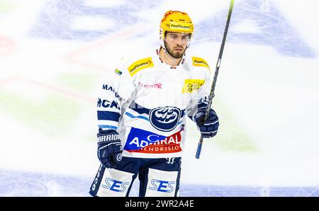 #43 Michael Spacek, Stürmer und Topskorer HC Ambri-Piotta. (Kloten, Schweiz, 16.09.2023) Stock Photo