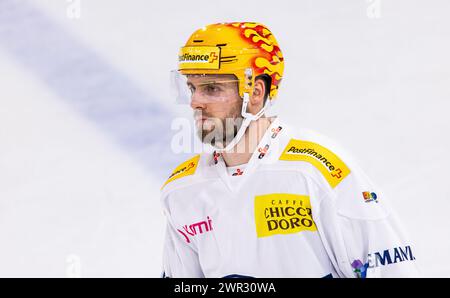 Michael Spacek, Stürmer und Topskorer HC Ambri-Piotta. (Zug, Schweiz, 27.10.2023) Stock Photo