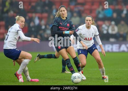 London, UK. 10th Mar, 2024. London, England, March 10th 2024: Laia Aleixandri (4 Manchester City) makes a back pass during the Womens FA Cup game between Tottenham Hotspur and Manchester City at Brisbane Road in London, England. (Alexander Canillas/SPP) Credit: SPP Sport Press Photo. /Alamy Live News Stock Photo