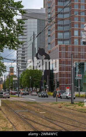 The Hammering Man, sculpture in front of the Messeturm in Frankfurt, Hesse, Germany Stock Photo