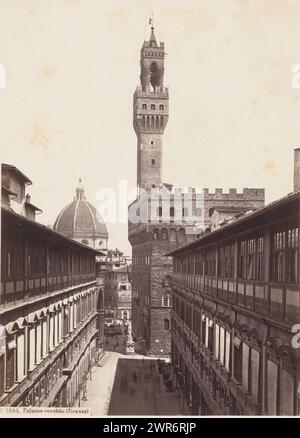 View of the Uffizi Gallery, Palazzo Vecchio and the Cathedral in Florence, Italy, Palazzo Vecchio. (Firenze) (title on object), Giorgio Sommer, Florence, 1857 - 1914, cardboard, albumen print, height 374 mm × width 305 mm, photograph Stock Photo