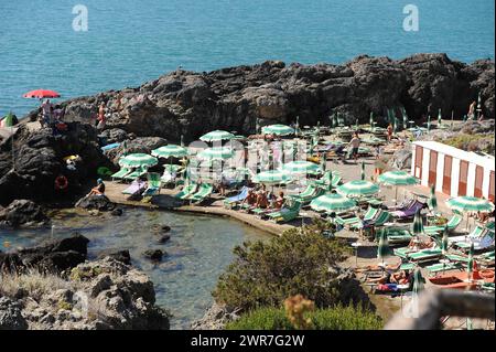 Mare Italiano e Spiagge per vacanze Stock Photo