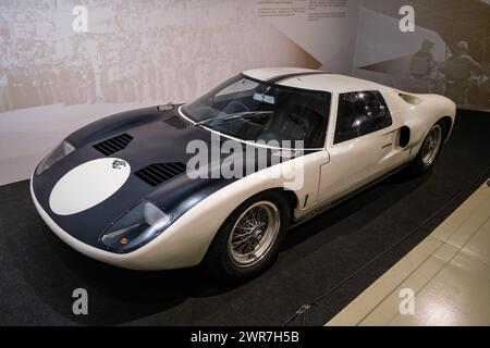 © Arnaud BEINAT/Maxppp. 2024/03/10, Le Mans, Sarthe, France. Musée du circuit des 24 heures du Mans : Ford GT40 ENGLISH : Museum of the 24 hours of Le Mans. Ford GT40. Credit: MAXPPP/Alamy Live News Stock Photo