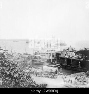 View of City Point, Virginia, showing barges, transports, etc., between 1861 and 1865, Harbors, Virginia, Hopewell, 1860-1870, Photographic prints, 1860-1870., Photographic prints, 1860-1870, 1 photographic print Stock Photo