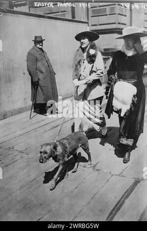 Easter parade 1915, Two women walking with dog, Fifth Avenue, New York City., 1915., Dogs, New York (State), New York, 1910-1920, Photographic prints, 1910-1920., Photographic prints, 1910-1920, 1 photographic print Stock Photo