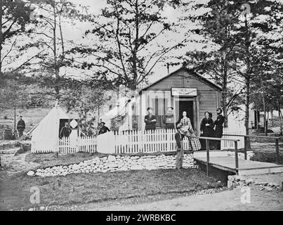 Alexandria, Virginia. Sanitary Commission lodge. Convalescent, 1863 May., United States, History, Civil War, 1861-1865, Glass negatives, 1860-1870., Stereographs, 1860-1870, Glass negatives, 1860-1870, 1 negative (2 plates): glass, stereograph, wet collodion Stock Photo