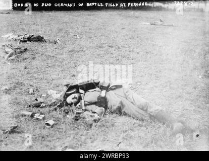 Bodies of dead Germans on battle field at Peronne, Photograph shows dead German soldiers on battlefield at Fère Champenoise after a battle during World War I., 1914 Oct. 29, World War, 1914-1918, Glass negatives, 1 negative: glass Stock Photo