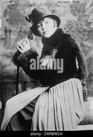 Mrs. Vernon Castle, Photograph shows ballroom dancer Irene (Foote) Castle (1893-1969) who taught and danced with her husband, Vernon Castle (1887-1918)., between ca. 1910 and ca. 1915, Glass negatives, 1 negative: glass Stock Photo