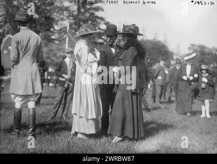 Vernon Castle, Mrs. Castle, Perry Belmont & wife, Photograph shows ballroom dancers Irene (Foote) Castle (1893-1969), her husband, Vernon Castle (1887-1918) and Mrs. Perry Belmont, the former Jessie Ann Robbins Sloane., between ca. 1910 and ca. 1915, Glass negatives, 1 negative: glass Stock Photo