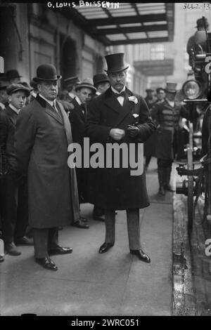 G. Louis Boissevin, Photograph shows banker G. Louis Boissevain (1871-1924), in front of Hotel Biltmore, New York City, November 17, 1915., 1915 Nov. 17, Glass negatives, 1 negative: glass Stock Photo