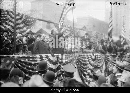 W.H. Taft, Photograph shows former president William Howard Taft campaigning for Republican candidate Charles Evans Hughes on Nov. 4, 1916 in Union Square, New York City., 1916 Nov. 4, Glass negatives, 1 negative: glass Stock Photo