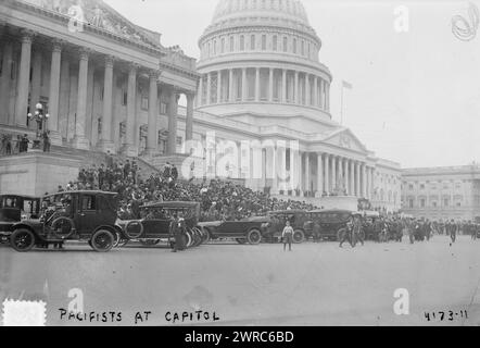 Pacifists at Capitol, 1917 April 3, United States, District of Columbia, Washington (D.C.), Glass negatives, 1 negative: glass Stock Photo