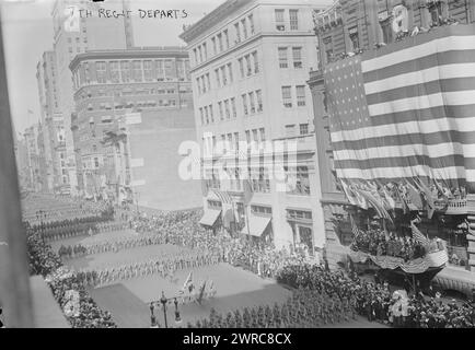 7th Regt. Departs, Photograph shows the 7th Regiment, New York National Guard (later the 107th Infantry Regiment), looking north on 5th toward E. 40th St., New York City, marching in a parade on September 11, 1917, prior to their departure to a camp in Spartanburg, South Carolina, and then to the war in Europe. The reviewing stand, at right, was at the Union League Club, then at E. 39th and 5th Ave., 1917 Sept. 11, World War, 1914-1918, Glass negatives, 1 negative: glass Stock Photo