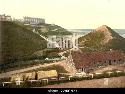 Saltburn-by-the-Sea, the Cat Nab, Yorkshire, England, between ca. 1890 and ca. 1900., England, Saltburn-by-the-Sea, Color, 1890-1900 Stock Photo