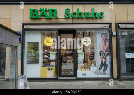 Bär Schuhe, Kurfürstendamm, Charlottenburg, Berlin, Deutschland *** Bär Schuhe, Kurfürstendamm, Charlottenburg, Berlin, Germany Stock Photo