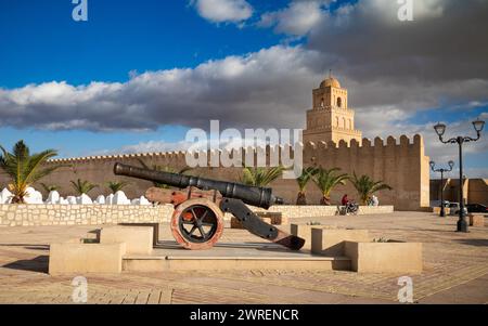 The antique Ramadan cannon used to announce the end of the daily fast next to the Great Mosque of Kairouan, or Mosque of Uqba, in Kairouan, Tunisia. T Stock Photo