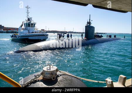 ROCKINGHAM, Western Australia (March 10, 2024) – The Los Angeles-class fast-attack submarine USS Annapolis (SSN 760) Stock Photo