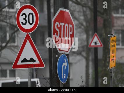 PRODUCTION - 12 March 2024, Hesse, Frankfurt/Main: Various traffic ...