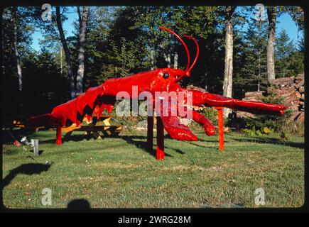 Giant Lobster Statue. Fenton's Seafood Market, Trenton, Maine.  Vintage Americana Photography.  Roadside Attractions.     USA 1980s Stock Photo