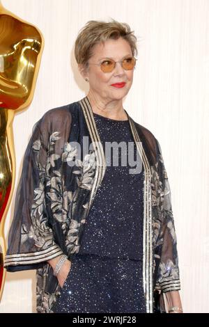 LOS ANGELES - MAR 10: Annette Bening at the 96th Academy Awards