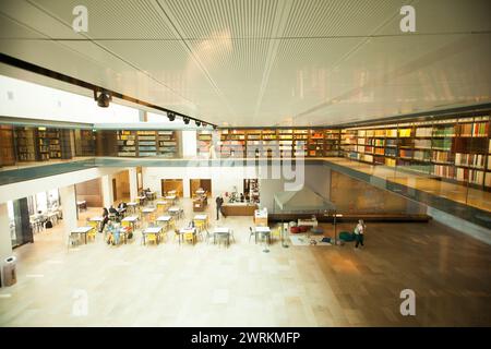 Inside the Weston Library, One of the Bodliean Libraries in Oxford, England Stock Photo