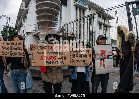 ART SOLIDARITY ACTION FOR PALESTINE Members of the Arts Solidarity for ...