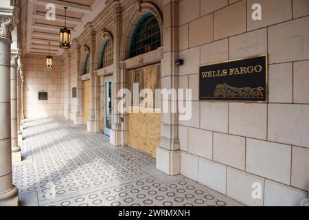 Boarded up windows of a Wells Fargo bank in Tucson AZ Stock Photo