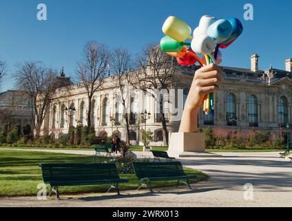 Bouquet Of Tulips Metal Sculpture By Jeff Koons In A Garden On The Champs Elysee Near The Petit Palais Museum, Paris, France Stock Photo