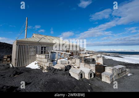 Antarctica, Ross Sea, Ross Island, Cape Royds. Shackleton's Hut, used during the British Antarctic Nimrod Expedition (1907-1907) Stock Photo