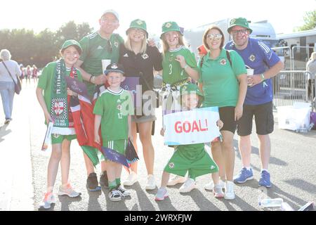 Family group of NI fans Northern Ireland v Norway UEFA Women's Euro St Mary's Stadium, Southampton Stock Photo