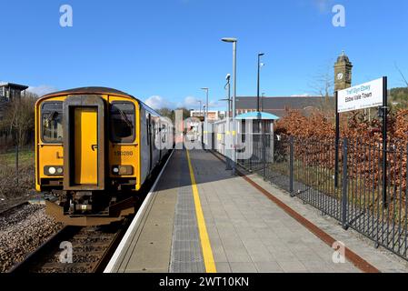 Transport For Wales Sprinter 150280 at Ebbw Vale Town Railway Station on 12th February 2024 Stock Photo