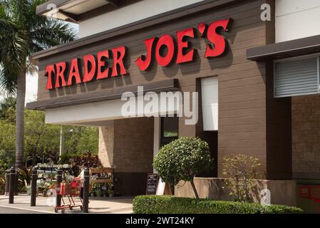 Davie, USA. 14th Mar, 2024. Grocery retailer Trader Joe's is having a hard time keeping their canvas mini-tote on store shelves. The trendy totes are reselling online for as much as $500. (Photo by Geoffrey Clowes/Sipa USA) Credit: Sipa USA/Alamy Live News Stock Photo