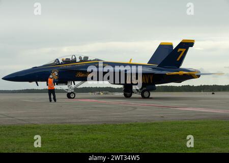 U.S. Navy Blue Angel #7 sits on the runway at Marine Corps Air Station (MCAS) Cherry Point, Sept. 22, 2021 Stock Photo