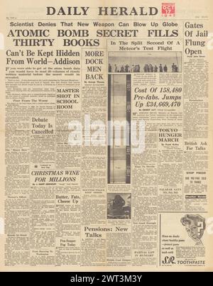 1945 Daily Herald front page reporting Atomic bomb secrets Stock Photo