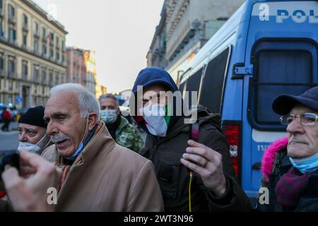 Former general Antonio Pappalardo, leader of the Orange Gilet, protests in front of the police headquarters about the arrest of the No Vax leader, Nic Stock Photo