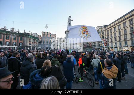 Dante square, with the protesters, during the No Green Pass and No Vax demonstration in Naples. Stock Photo