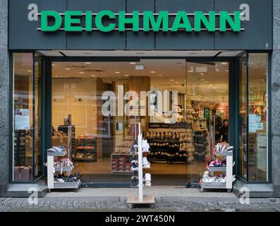 Deichmann Schuhe Filiale, Wilmersdorfer Straße, Charlottenburg, Berlin, Deutschland *** Deichmann Schuhe store, Wilmersdorfer Straße, Charlottenburg, Berlin, Germany Stock Photo