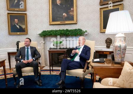 Washington, Vereinigte Staaten. 15th Mar, 2024. United States President Joe Biden meets with Ireland's Taoiseach Leo Varadkar in the Oval Office of the White House in Washington, DC, Friday, March 15, 2024. Credit: Nathan Howard/Pool via CNP/dpa/Alamy Live News Stock Photo