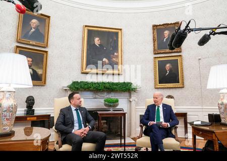 Washington, Vereinigte Staaten. 15th Mar, 2024. United States President Joe Biden meets with Ireland's Taoiseach Leo Varadkar in the Oval Office of the White House in Washington, DC, Friday, March 15, 2024. Credit: Nathan Howard/Pool via CNP/dpa/Alamy Live News Stock Photo