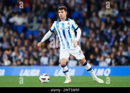 Martin Zubimendi of Real Sociedad with the ball during the LaLiga EA Sports match between Real Sociedad and Cadiz CF at Reale Arena Stadium on March 15, 2024, in San Sebastian, Spain. Credit: Cesar Ortiz Gonzalez/Alamy Live News Stock Photo