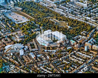 Aerial view of Stamford Bridge showing the STOLL MANSIONS (Immediately to the left of the Stadium, forming a ÔdÕ shape) - Chelsea Football Club's  London stadium. Chelsea, London, UK Stock Photo