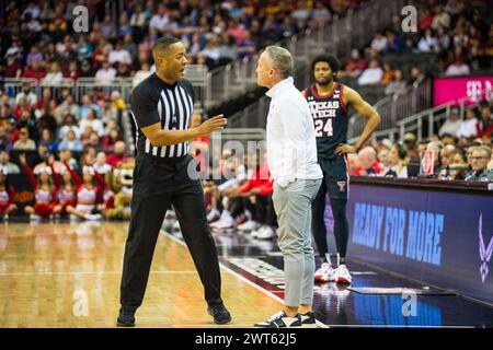 Kansas City, Missouri, USA. 15th Mar, 2024. Texas Tech Head Coach Grant McCasland talking to the referee after a foul called.2024 Phillips 66 Big 12 Men's Basketball Championship Semifinal. (Credit Image: © James Leyva/ZUMA Press Wire) EDITORIAL USAGE ONLY! Not for Commercial USAGE! Stock Photo