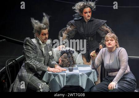 Alice, eine Pop Opera nach Lewis Carroll am Staatstheater Cottbus DEU/Brandenburg/Cottbus Â Im Großen Haus des Staatstheater Cottbus hatte am Samstag, 16. März 2024, ein spielendes, singendes und tanzendes Schauspielensemble Alice, eine Pop Opera nach Lewis Carroll, zur Premiere. Das Team aus Regisseur Philipp Rosendahl, Live-Musiker Miles Perkin, Bühnenbildnerin Mara-Madeleine Pieler, Kostümbilder Philipp Basener begeistert mit allen Mitteln der Theaterkünste, mit bekannten Coversongs und eigenen Arrangements sowie mitreißenden Choreografien zu Live-Musik das Publikum. Mit: Annika Neugart Ali Stock Photo