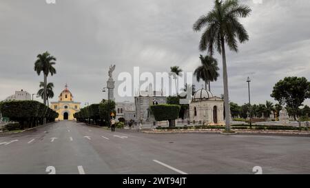 088 Pantheons on the west side-Avenida Cristobal Colon Avenue leading to the Capilla Central Chapel, in the Cementerio de Colon Cemetery. Havana-Cuba. Stock Photo