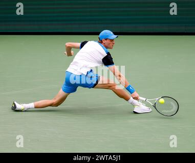 March 16, 2024 Jannik Sinner of Italy returns a shot against Carlos Alcaraz of Spain during their Semifinal match at the BNP Paribas Open in Indian Wells, CA. Charles Baus/CSM Stock Photo