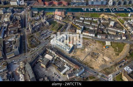 Luftbild, Mercator Quartier Baustelle für Neubau Hotel und Wohnungen, evang. Salvatorkirche und Rathaus Duisburg, Wohngebiet am Innenhafen und Yachthafen, Neuenkamp, Duisburg, Ruhrgebiet, Nordrhein-Westfalen, Deutschland, Duisburg-S ACHTUNGxMINDESTHONORARx60xEURO *** Aerial view, Mercator Quartier construction site for new hotel and apartments, evang Salvatorkirche and town hall Duisburg, residential area at the inner harbor and marina, Neuenkamp, Duisburg, Ruhr area, North Rhine-Westphalia, Germany, Duisburg S ACHTUNGxMINDESTHONORARx60xEURO Stock Photo