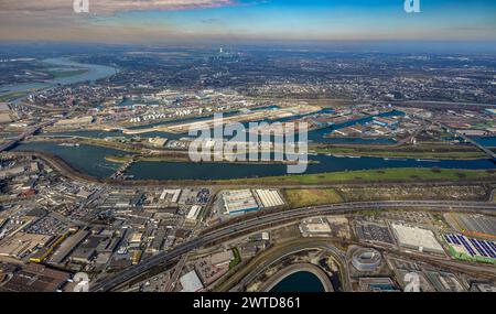 Luftbild, Duisport - Duisburger Hafen, Hafengebiet mit Ölinsel, Kohleninsel und Schrottinsel, Fernsicht, Ruhrort, Duisburg, Ruhrgebiet, Nordrhein-Westfalen, Deutschland, Duisburg-N ACHTUNGxMINDESTHONORARx60xEURO *** Aerial view, Duisport Duisburg harbor, harbor area with oil island, coal island and scrap island, distant view, Ruhrort, Duisburg, Ruhr area, North Rhine-Westphalia, Germany, Duisburg N ACHTUNGxMINDESTHONORARx60xEURO Stock Photo